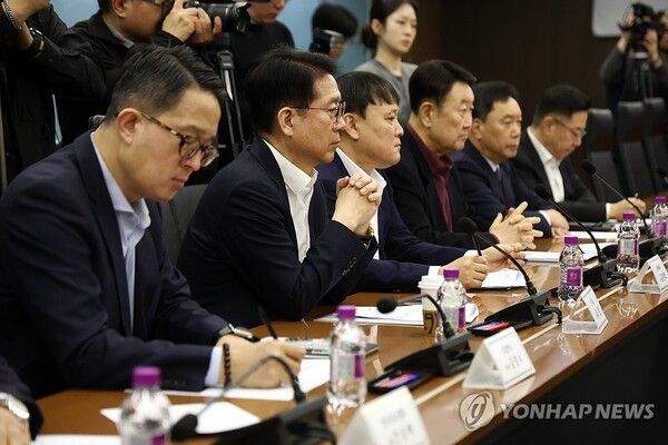 장관 발언 듣는 정유업계 관계자들/연합뉴스