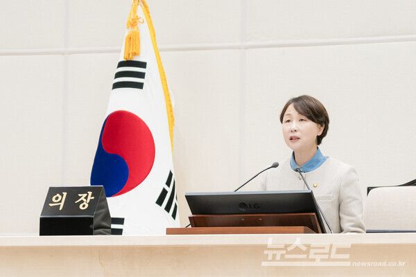 유진선 의장이 제302회 임시회에서 개회사를 하고 있다./사진=용인특례시의회&nbsp;