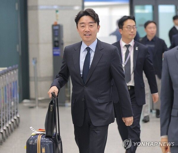 중동 지역 방문 후 귀국한 강훈식 대통령 비서실장/연합뉴스