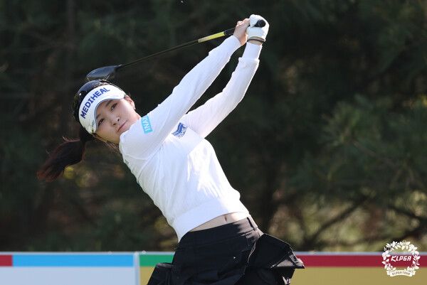 이예원 덕신EPC 챔피언십 1R 11번홀 티샷 (사진제공 KLPGA)