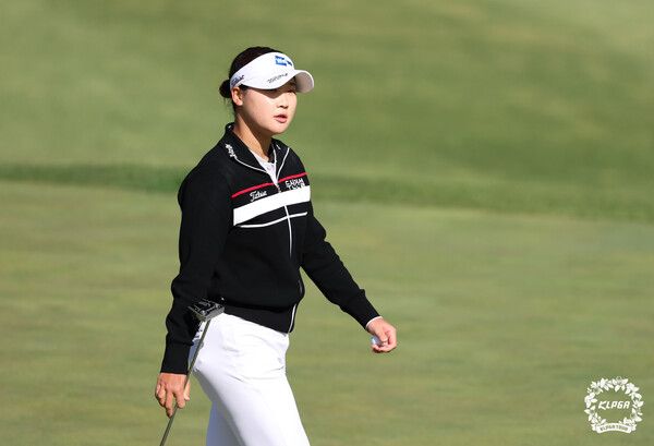 김민솔 덕신EPC 챔피언십 1R 10번홀 파세이브 홀아웃 (사진제공 KLPGA)