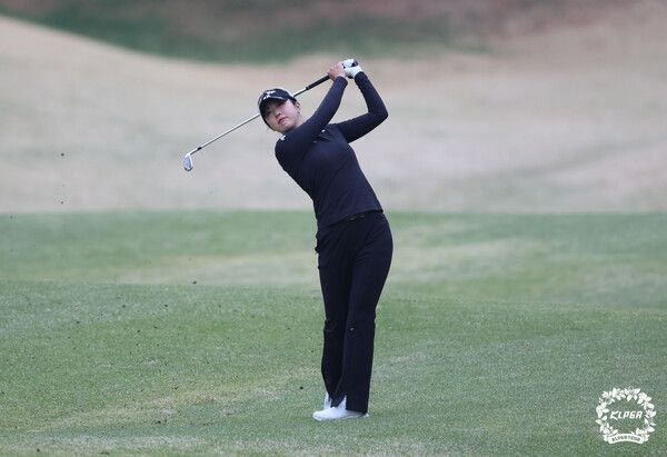 김재희 M 금융오픈 1R 16번홀 아이언샷 (사진제공 KLPGA)