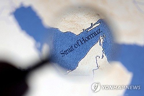 유가 급등의 원인으로 지목되는 호르무즈 해협/연합뉴스