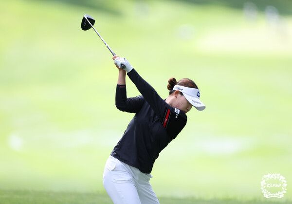 김민솔이 11번 홀 티샷을 하고 있다./사진=KLPGA