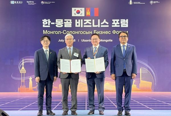 [KINTEX 이미지] 킨텍스-몽골상공회의소 업무협약식(MOU). 왼쪽부터 김정관 산업통상부 장관, 이민우 킨텍스 대표이사, 바타르자브 르하그바자브 몽골상공회의소장, 토그미드 도르지한드 몽골부총리