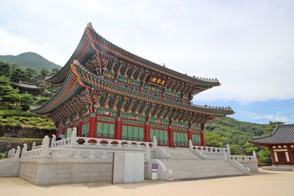 동의보감촌 내에 자리한 동의전 [사진=산청군]