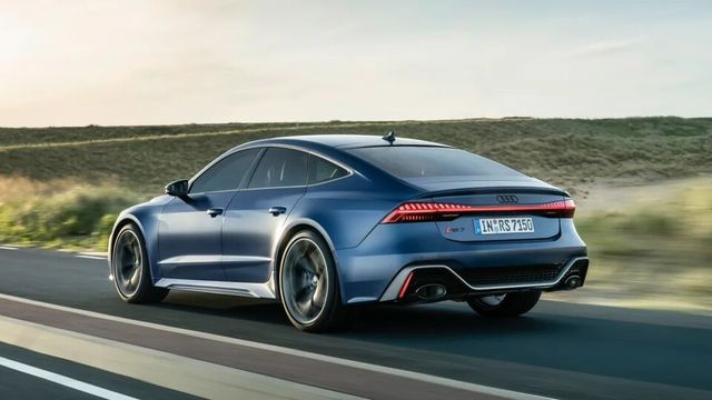 사진 : 위 - RS6 퍼포먼스 아래 - RS7 퍼포먼스