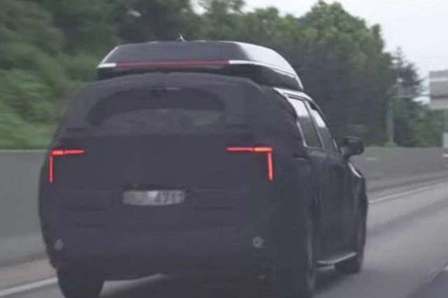 기아 신형 '카니발 하이리무진' (출처 : 보배드림)