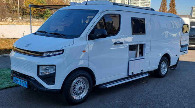 아우토컴퍼니가 출시한 쎄아 캠핑카