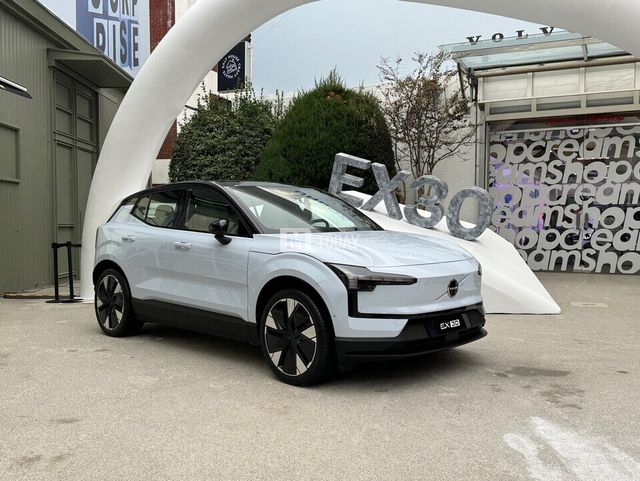 볼보자동차 프리미엄 컴팩트 전기 SUV 'EX30'