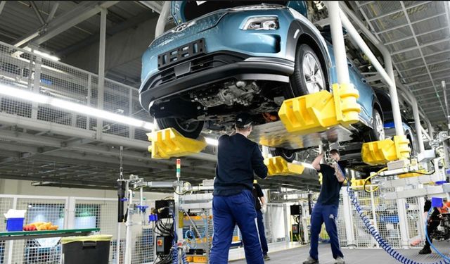 현대차가 내년 입사 생산직 400명을 채용한다.