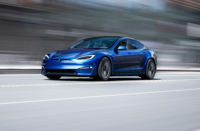 테슬라 코리아가 모델 S와 모델 X 구매자들을 대상으로 무료 수퍼차징 프로그램을 재개한다.