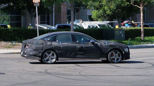 제네시스 G80 페이스리프트 테스트카 (출처 : 모터원)