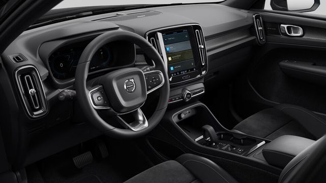 볼보 XC40 블랙 에디션 실내