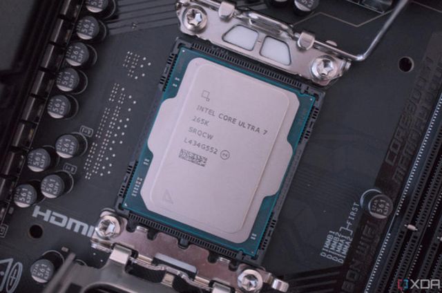 인텔 인수전에 퀄컴 외에 삼성과 애플도 관심을 보이고 있다는 소식이 흘러 나오고 있다.