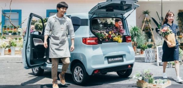 &nbsp;중국에서 폭발적인 인기를 얻고 있는 SAIC-GM-Wuling의 홍광 미니 전기차&nbsp;