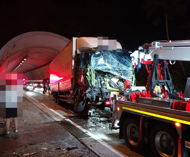 사진 : 순천완주고속도로 사고 현장 (출처=연합뉴스)