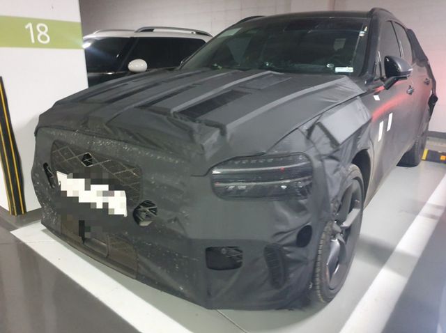 사진 : 제네시스 GV70 페이스리프트 테스트카 (출처=GV70 포럼)