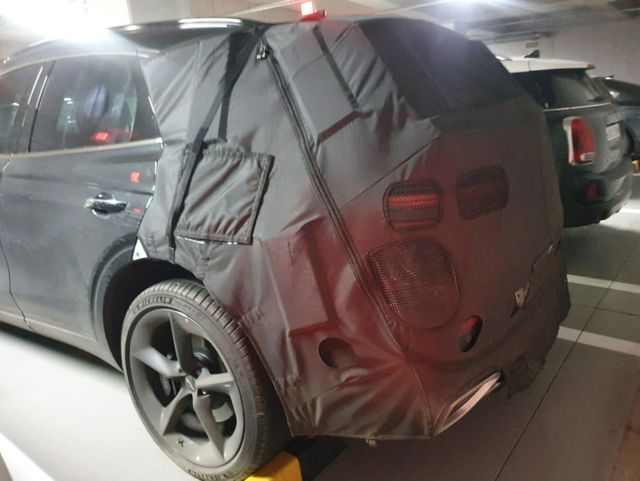 사진 : 제네시스 GV70 페이스리프트 테스트카 (출처=GV70 포럼)