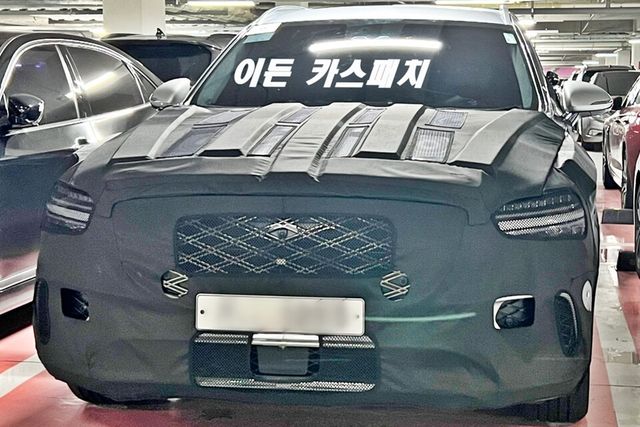 제네시스 'GV70 페이스리프트' (출처 : 이든 카스패치)