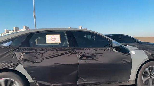 사진 : 기아 K8 페이스리프트 테스트카 (출처=모비)