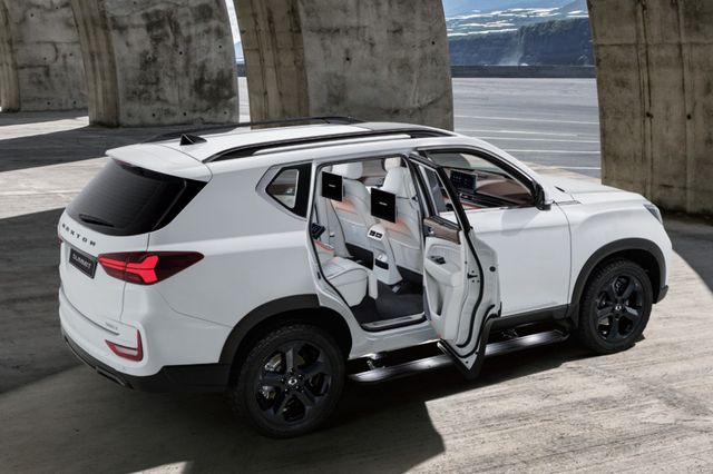 사진 : KGM 렉스턴 써밋