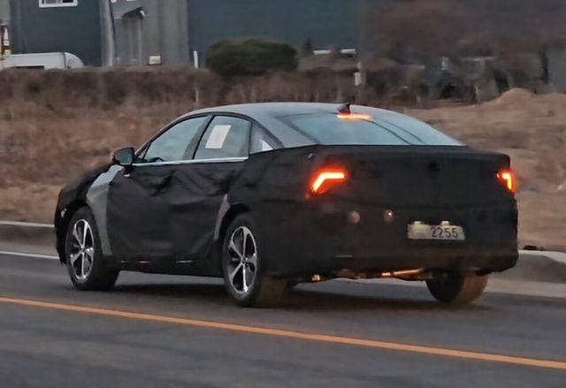 사진 : 기아 K8 페이스리프트 테스트카 (출처=Shorts Car)
