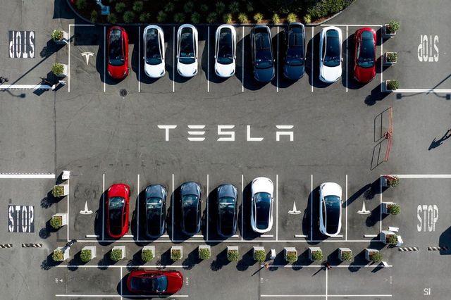 테슬라가 전기차 판매 부진등으로 대규모 감원에 나선다.