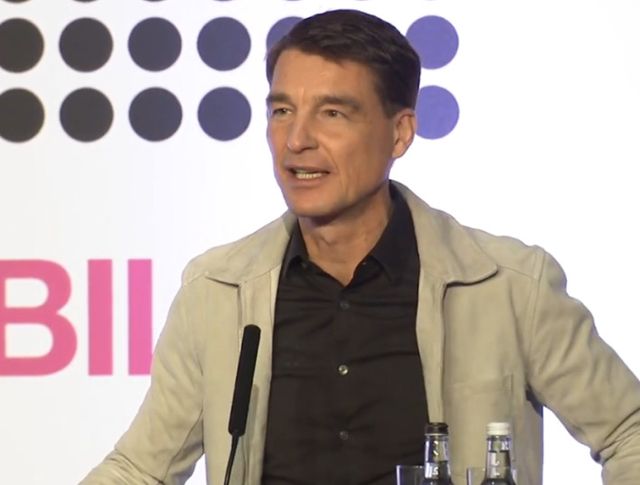 폴스타 오토모티브 토마스 인겐라스CEO