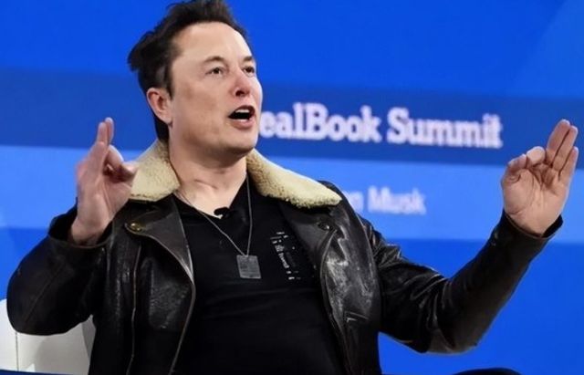 테슬라의 일론 머스크CEO가 28일 오후 중국 베이징을 깜짝 방문했다.