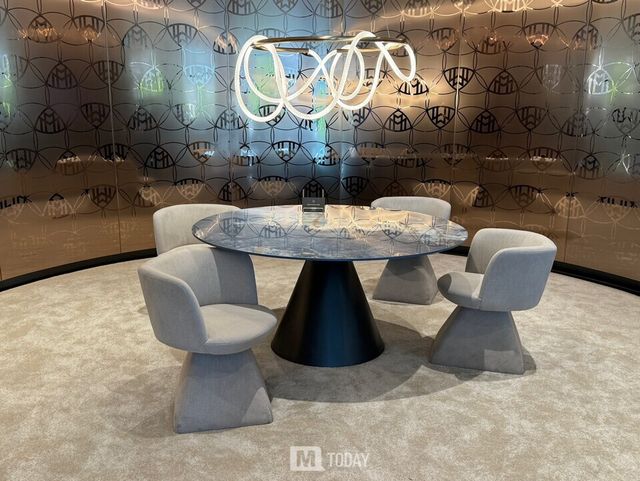 사진 : VVIP 고객 상담이 이뤄지는 2층 프라이빗 공간 '마누팍투어 존'