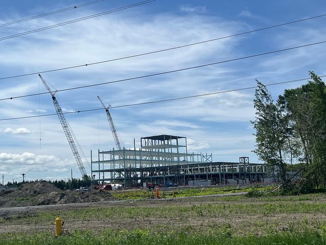 에코프로비엠과 SK온, 포드 간 캐나다 퀘벡주 합작 공장 건설 현장 전경 (출처 : 피에르 피츠기번 퀘벡주 경제혁신에너지부 장관 엑스)