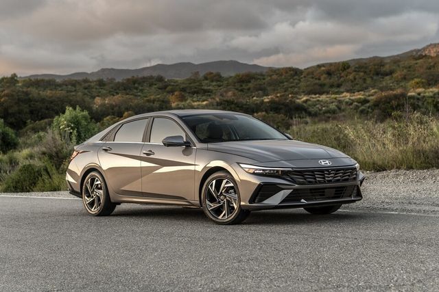 사진 : 현대차 아반떼 하이브리드