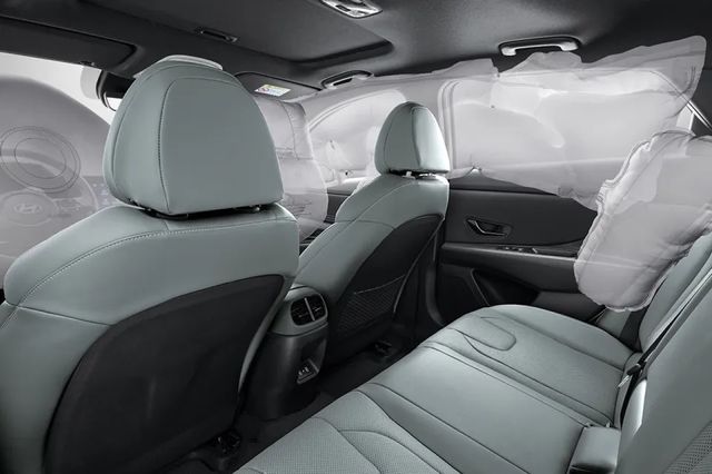 사진 : 현대차 더 뉴 아반떼 8에어백