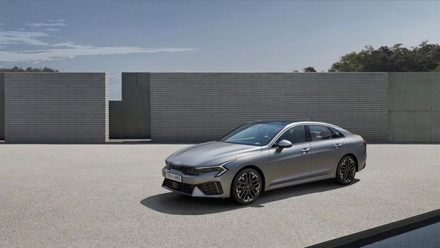 부분변경된 기아 더 뉴 K5