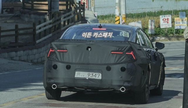 사진 : 기아 K8 페이스리프트 테스트카 (출처=이든카스패치)