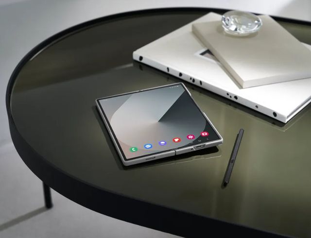 &nbsp;사진: 삼성 갤럭시 Z 플립 6