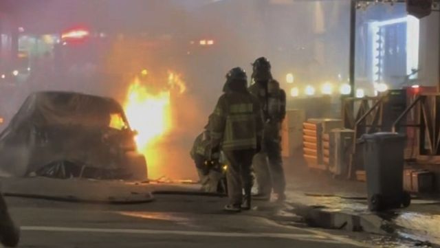 경기도 용인시 기흥구 구갈동 노상에 주차돼 있던 테슬라 전기차에서 원인 모를 화재가 발생했다.(사진 제공:연합뉴스)