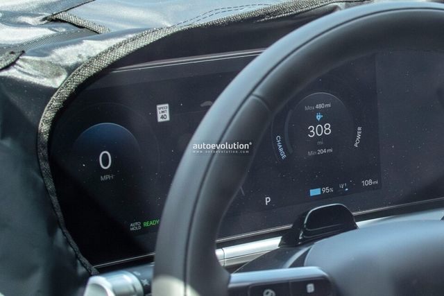 사진 : 현대차 아이오닉 7 테스트카 실내 (출처=Autoevolution/baldauf)