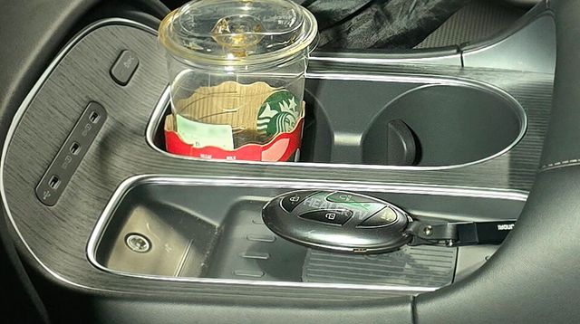 사진 : 현대차 팰리세이드 풀체인지 스마트키 (출처=힐러TV)