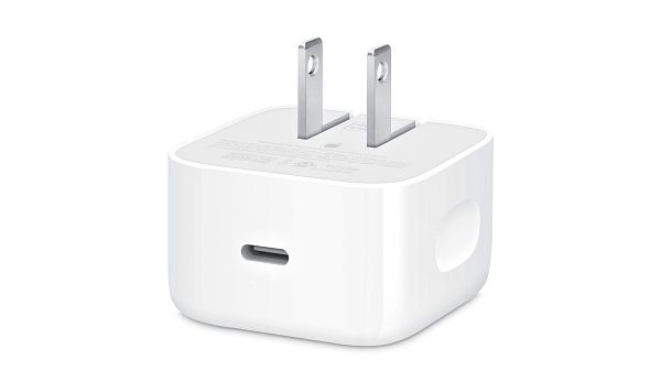 애플 40W 고속 충전기 (출처 : 애플)