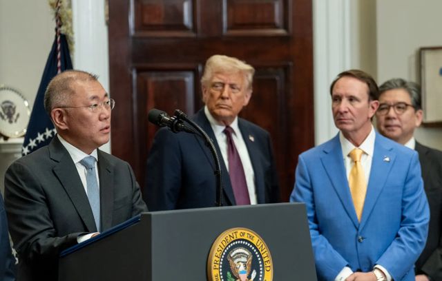 정의선회장이 지난 3월 백악관 루스벨트룸에서 210억달러 대미 투자를 발표하고 있다.(이미지 출처: whitehouse)