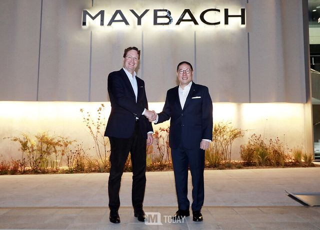 메르세데스-벤츠 그룹 CEO 올라 칼레니우스, '마이바흐 브랜드센터 서울' 방문