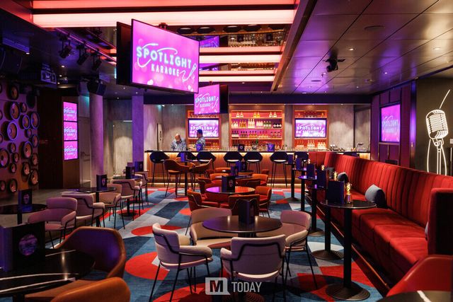 세계 최대 크기 '스타 오브 더 시즈' 크루즈선에 설치된 삼성전자 TV와 사이니지 (출처 : 삼성전자)