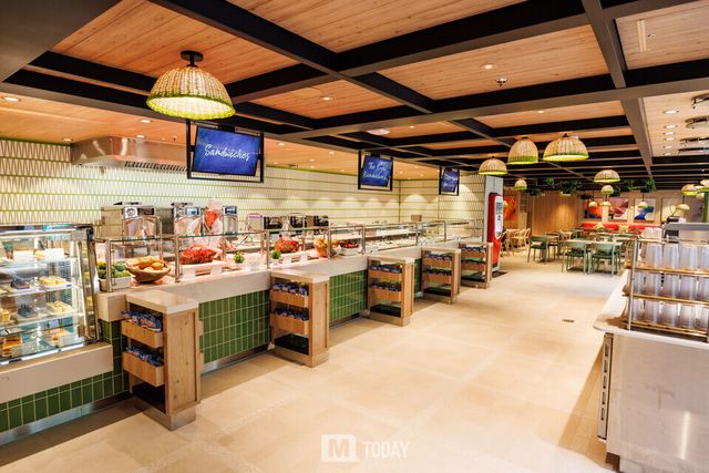 세계 최대 크기 '스타 오브 더 시즈' 크루즈선에 설치된 삼성전자 TV와 사이니지 (출처 : 삼성전자)