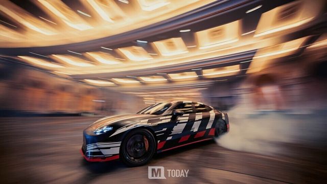 메르세데스-AMG GT 4-도어 쿠페