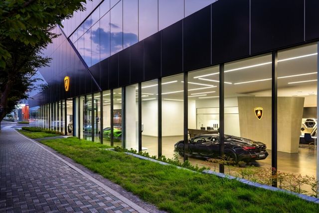 사진 : 람보르기니 부산 전시장 전경