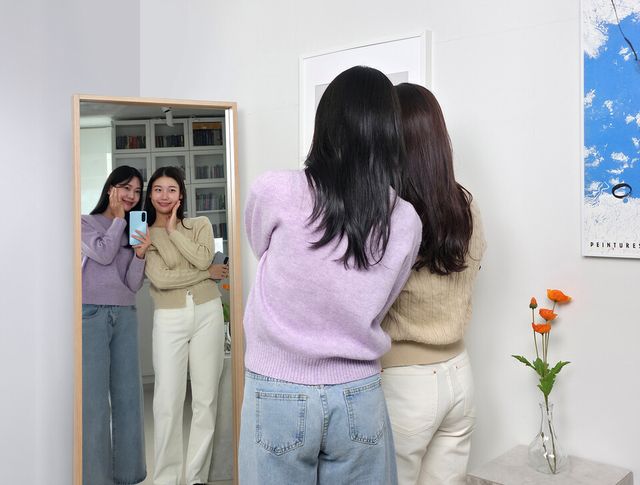 삼성전자가 필수 성능을 대폭 강화하고 AI기능까지 탑재한 실속형 스마트폰 ‘갤럭시 A17 LTE’를 내놨다.