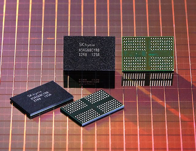 &nbsp; 최근 수요 폭증으로 DRAM 공급 가격이 폭등하고 있다.