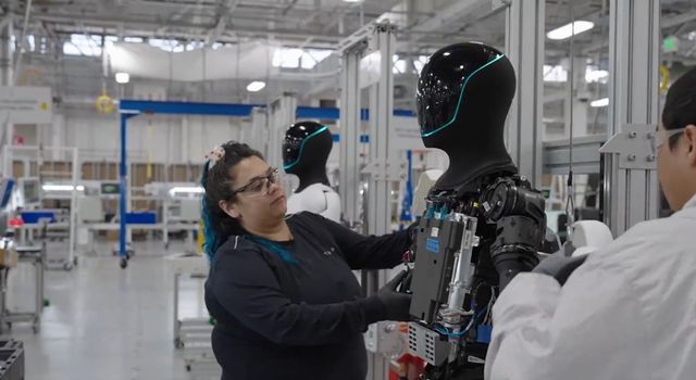 테슬라가&nbsp; 미국 프리몬트공장에서&nbsp; 3세대 휴머노이드 로봇 테스트 생산을 시작했다.